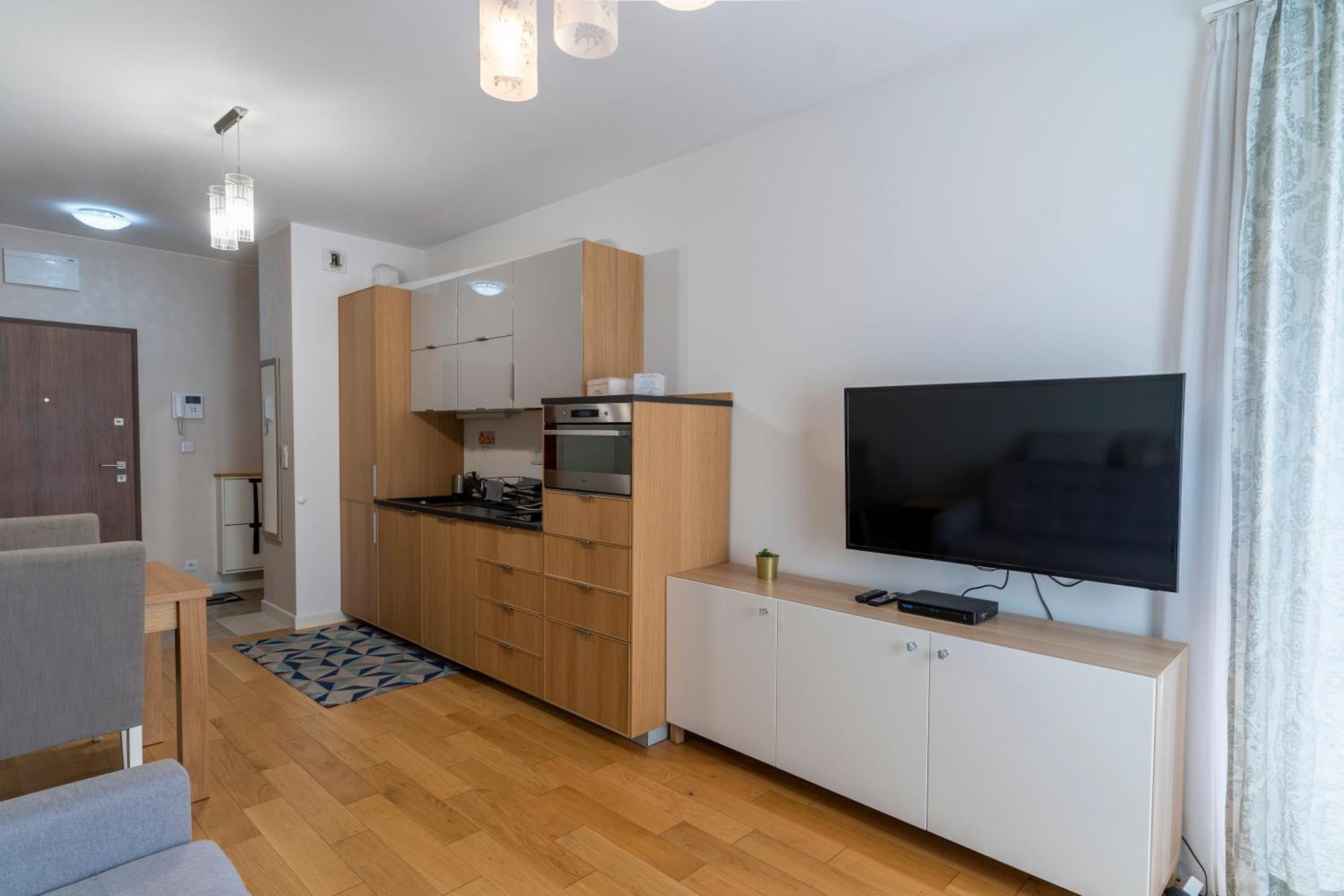 First -- Green Zoliborz Apartment 1 Варшава Номер фото